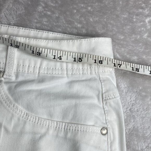 GLORIA VANDERBILT 12 “THE PERFECT FIT” Embroidered White Capri - Picture 6 of 12